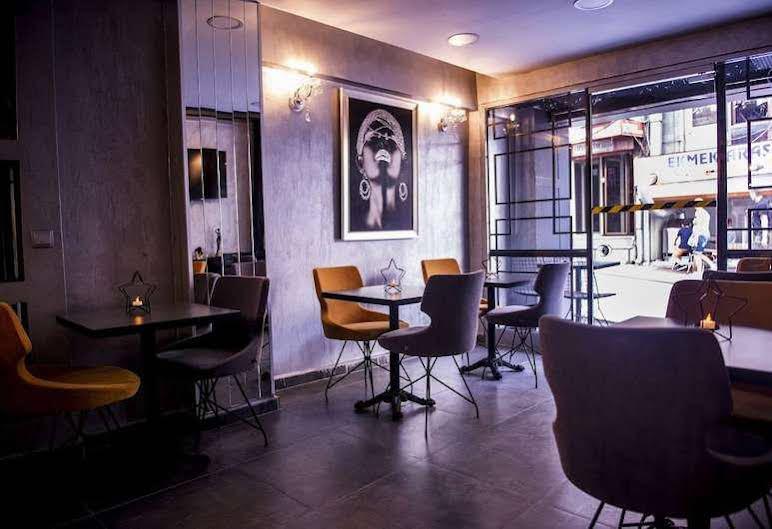 卡拉曼斯凯奇套房酒店 伊斯坦布尔 外观 照片
